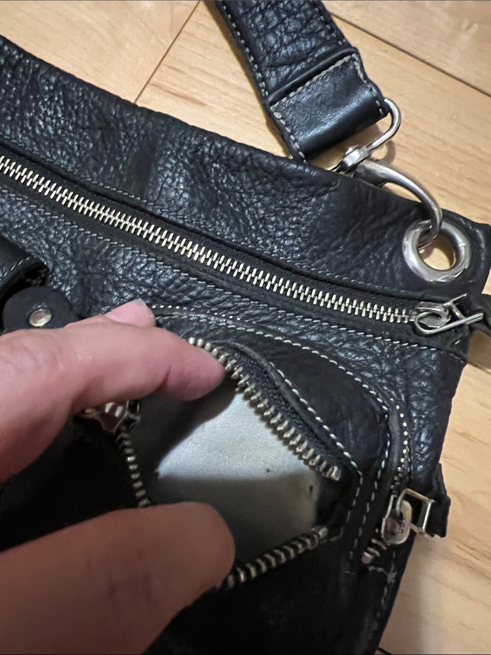 Roots Black Leather Crossbody Bag - Picture 14 of 17